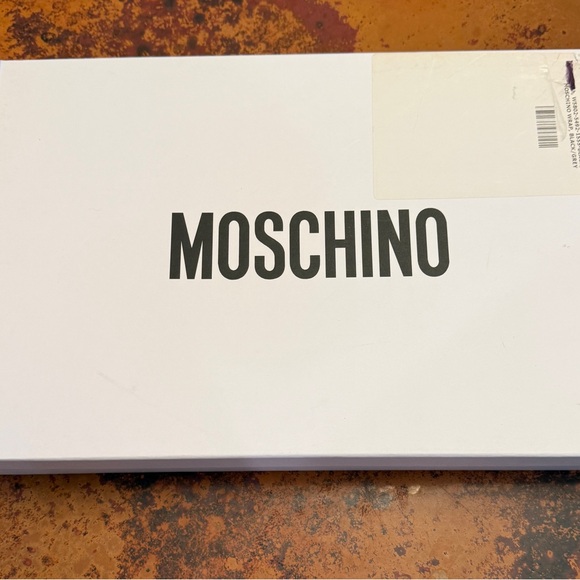 Moschino Gray and Black 100% Wool Fringe Throw Wrap Scarf. New With Tags - Picture 2 of 7